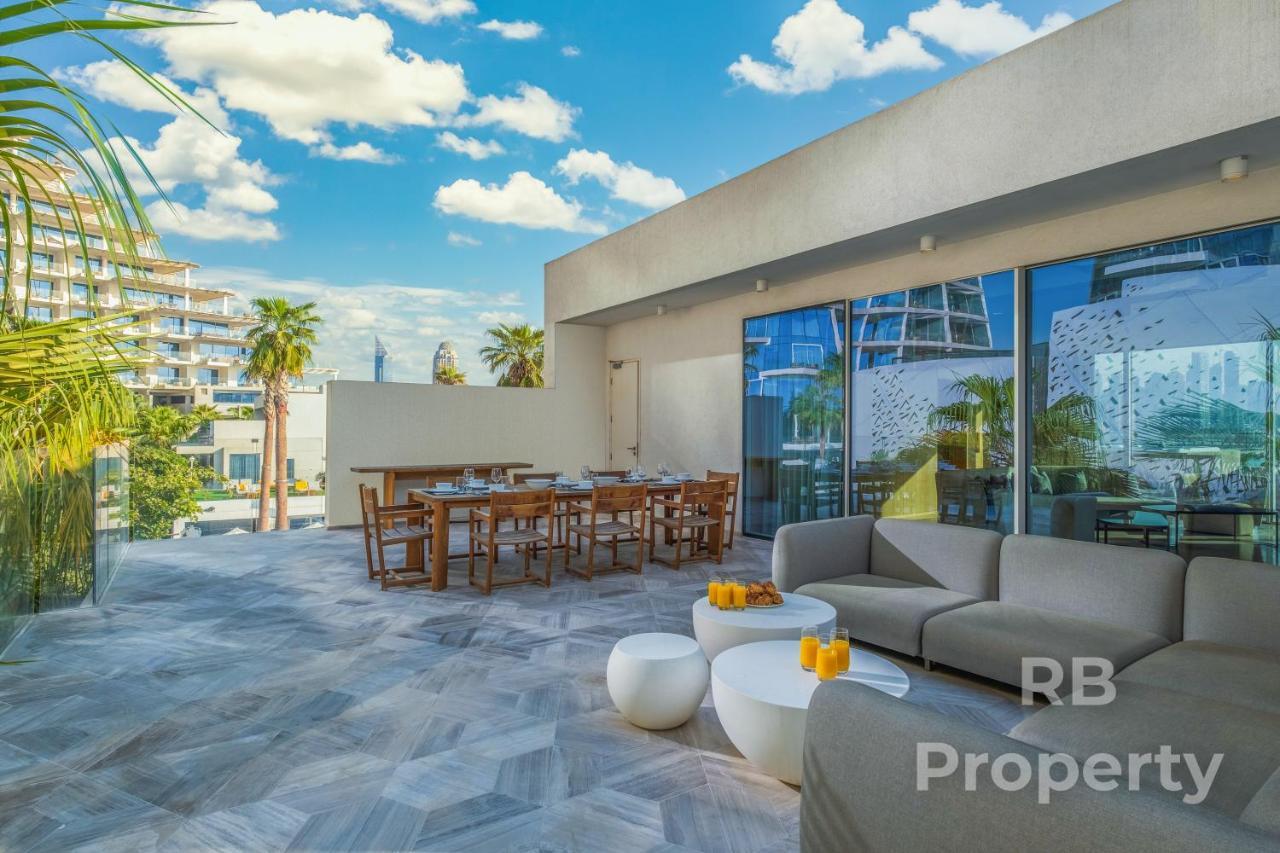 Five Palm Beach Villa - Three Floors, Private Pool, Jacuzzi Дубай Екстериор снимка
